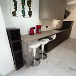 شقة Zora
