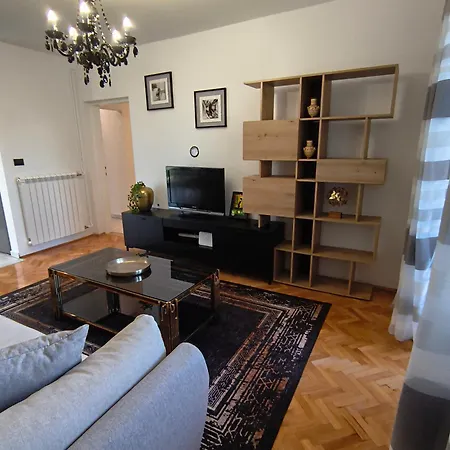 Apartament Zora *